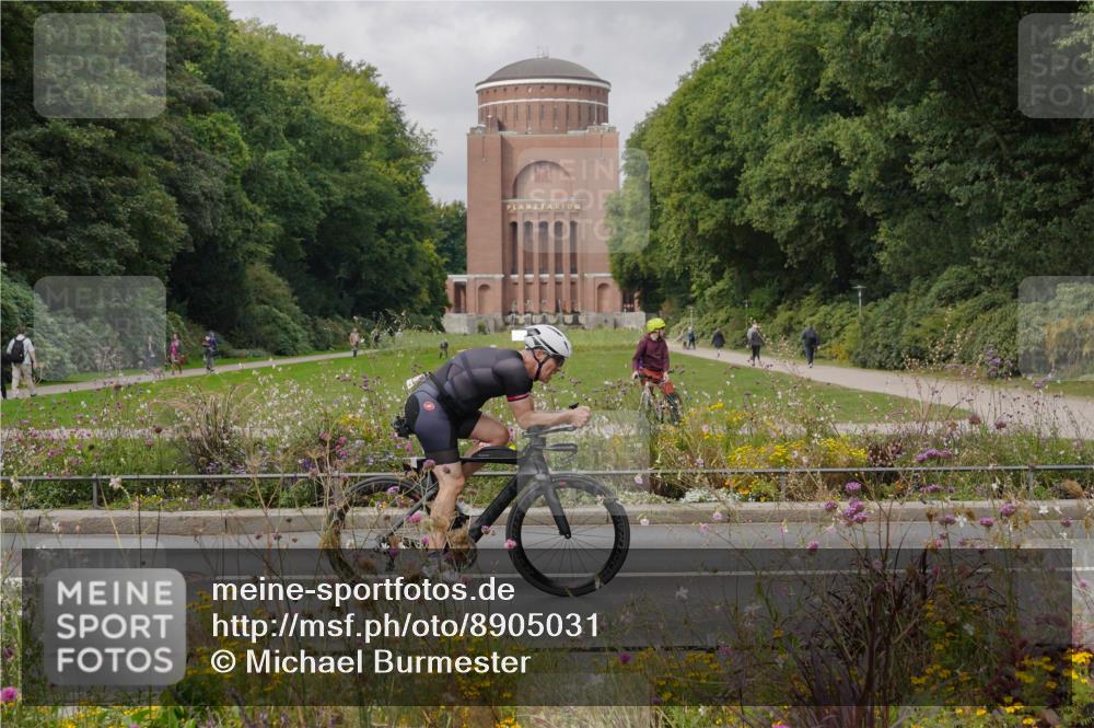 14.09.2025 - Stadtparktriathlon Michael Burmester http://msf.ph/oto/8905031 14.09.2025 11:57:06 Radfahren 952, 1016, 1050, 1129, 1146, 1189 meine-sportfotos.de
