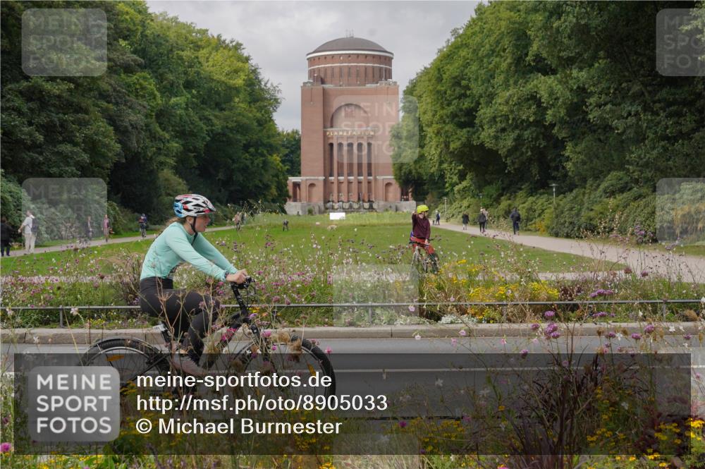 14.09.2025 - Stadtparktriathlon Michael Burmester http://msf.ph/oto/8905033 14.09.2025 11:57:08 Radfahren 952, 1016, 1050, 1129, 1146, 1189, 1205 meine-sportfotos.de