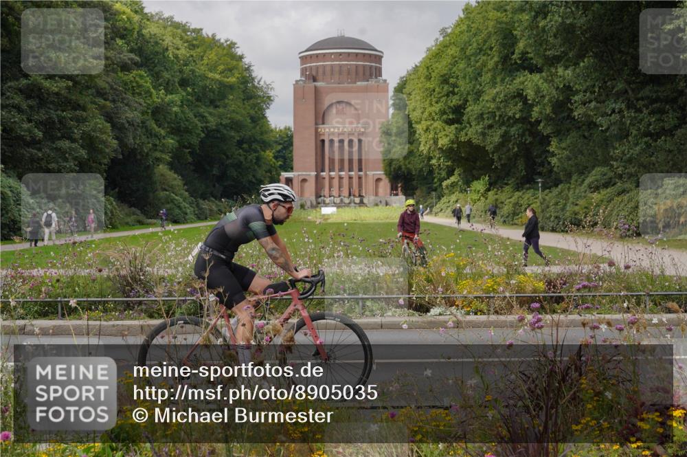 14.09.2025 - Stadtparktriathlon Michael Burmester http://msf.ph/oto/8905035 14.09.2025 11:57:12 Radfahren 952, 1016, 1050, 1129, 1132, 1189, 1203, 1205, 1211 meine-sportfotos.de