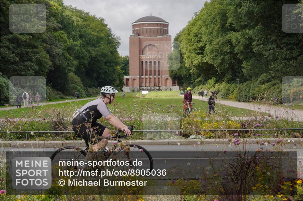 14.09.2025 - Stadtparktriathlon Michael Burmester http://msf.ph/oto/8905036 14.09.2025 11:57:13 Radfahren 952, 1016, 1050, 1129, 1132, 1203, 1205, 1211 meine-sportfotos.de