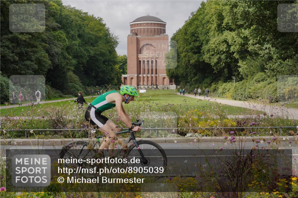 14.09.2025 - Stadtparktriathlon Michael Burmester http://msf.ph/oto/8905039 14.09.2025 11:57:19 Radfahren 1124, 1132, 1147, 1203, 1205, 1211, 1212 meine-sportfotos.de