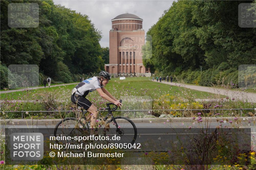 14.09.2025 - Stadtparktriathlon Michael Burmester http://msf.ph/oto/8905042 14.09.2025 11:57:31 Radfahren 1026, 1061, 1075, 1103, 1139 meine-sportfotos.de
