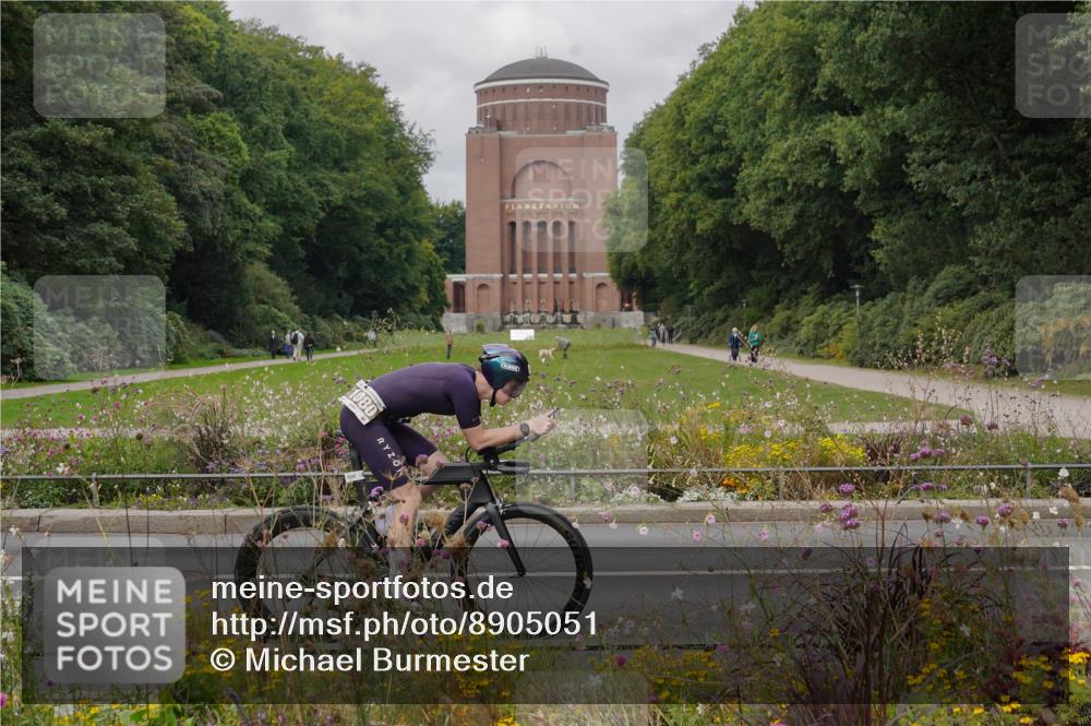 14.09.2025 - Stadtparktriathlon Michael Burmester http://msf.ph/oto/8905051 14.09.2025 11:58:09 Radfahren 1001, 1002, 1040, 1043, 1080, 1112 meine-sportfotos.de
