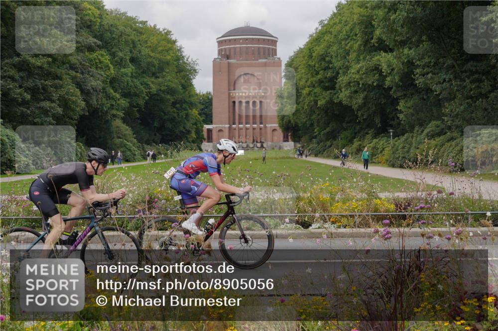 14.09.2025 - Stadtparktriathlon Michael Burmester http://msf.ph/oto/8905056 14.09.2025 11:58:21 Radfahren 945, 1002, 1040, 1083, 1101, 1112, 1121, 1143, 1155, 1160, 1180, 1213 meine-sportfotos.de