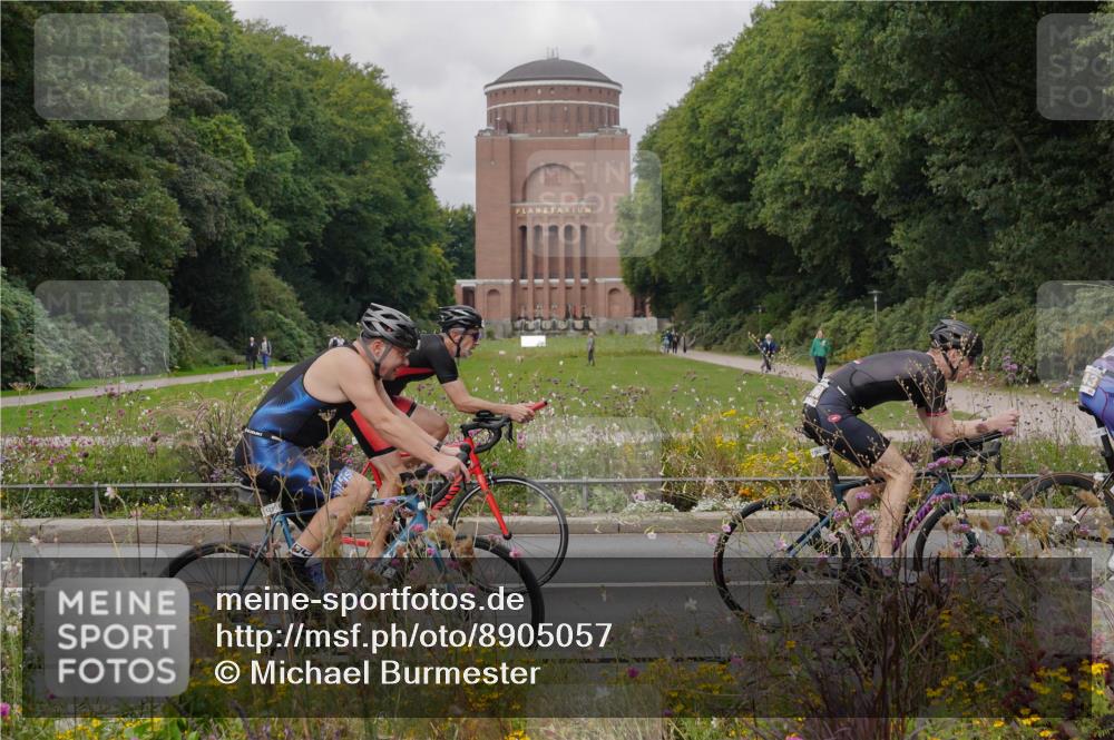 14.09.2025 - Stadtparktriathlon Michael Burmester http://msf.ph/oto/8905057 14.09.2025 11:58:22 Radfahren 945, 1002, 1040, 1083, 1101, 1112, 1121, 1143, 1155, 1160, 1180, 1213 meine-sportfotos.de