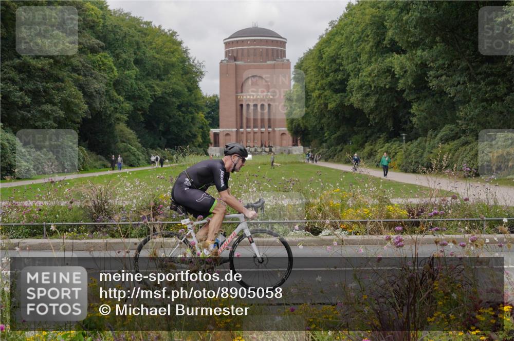 14.09.2025 - Stadtparktriathlon Michael Burmester http://msf.ph/oto/8905058 14.09.2025 11:58:24 Radfahren 945, 1083, 1098, 1101, 1121, 1143, 1155, 1160, 1180, 1213 meine-sportfotos.de