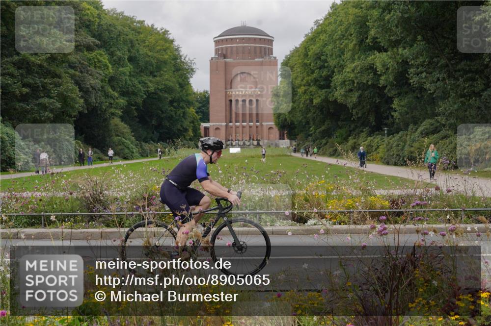 14.09.2025 - Stadtparktriathlon Michael Burmester http://msf.ph/oto/8905065 14.09.2025 11:58:41 Radfahren 972, 1059, 1066, 1097, 1102, 1128, 1156, 1193 meine-sportfotos.de