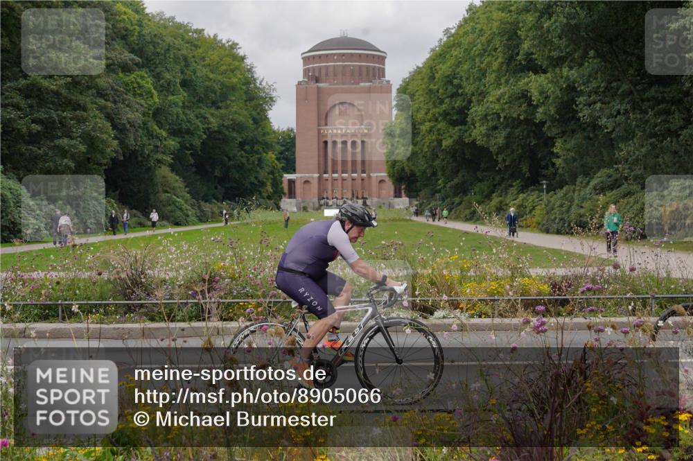14.09.2025 - Stadtparktriathlon Michael Burmester http://msf.ph/oto/8905066 14.09.2025 11:58:41 Radfahren 972, 1059, 1066, 1097, 1102, 1128, 1156, 1193 meine-sportfotos.de