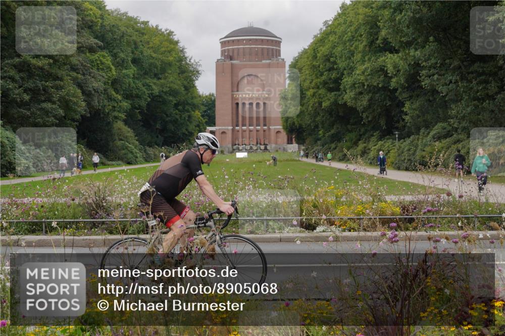 14.09.2025 - Stadtparktriathlon Michael Burmester http://msf.ph/oto/8905068 14.09.2025 11:58:46 Radfahren 1029, 1051, 1059, 1066, 1102, 1156, 1171 meine-sportfotos.de