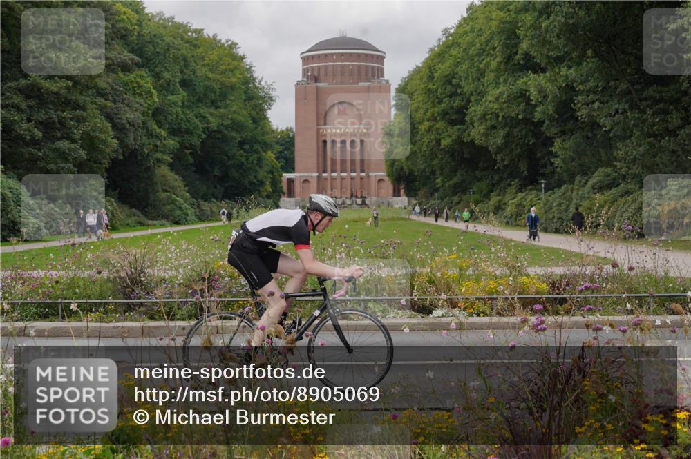 14.09.2025 - Stadtparktriathlon Michael Burmester http://msf.ph/oto/8905069 14.09.2025 11:58:51 Radfahren 1019, 1029, 1051, 1066, 1137, 1150, 1171, 1187 meine-sportfotos.de