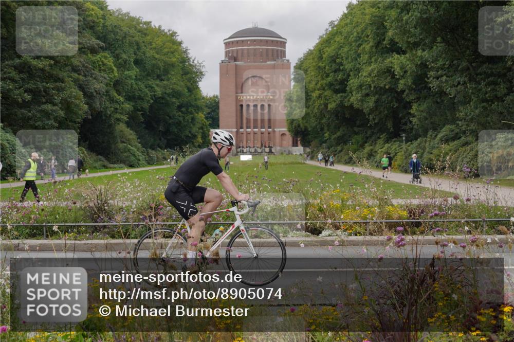 14.09.2025 - Stadtparktriathlon Michael Burmester http://msf.ph/oto/8905074 14.09.2025 11:59:00 Radfahren 1019, 1067, 1068, 1122, 1137, 1150, 1153, 1187 meine-sportfotos.de