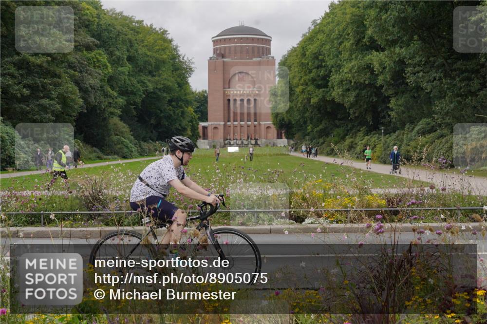 14.09.2025 - Stadtparktriathlon Michael Burmester http://msf.ph/oto/8905075 14.09.2025 11:59:01 Radfahren 1019, 1067, 1068, 1122, 1137, 1150, 1153, 1187 meine-sportfotos.de
