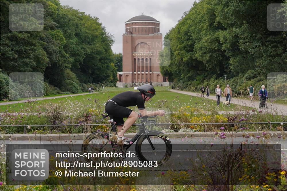 14.09.2025 - Stadtparktriathlon Michael Burmester http://msf.ph/oto/8905083 14.09.2025 11:59:43 Radfahren 936, 1054, 1057, 1107, 1178 meine-sportfotos.de