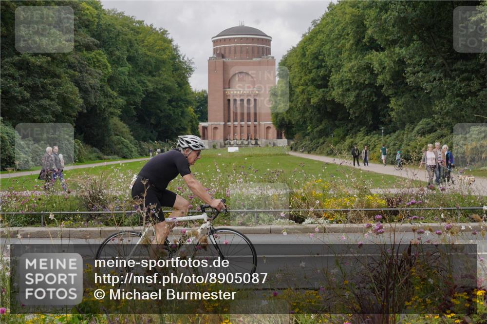14.09.2025 - Stadtparktriathlon Michael Burmester http://msf.ph/oto/8905087 14.09.2025 11:59:49 Radfahren 936, 980, 1054, 1057, 1107, 1115, 1202 meine-sportfotos.de