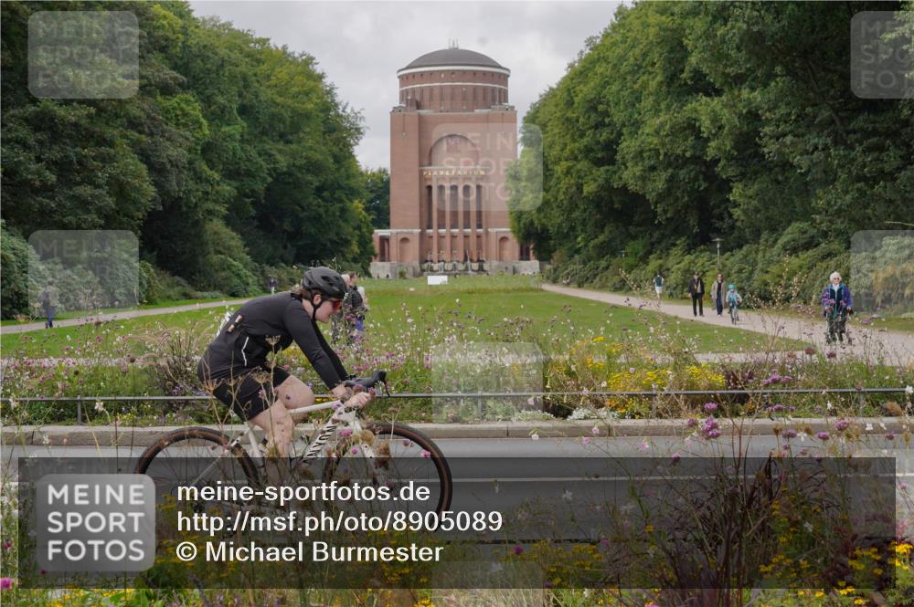 14.09.2025 - Stadtparktriathlon Michael Burmester http://msf.ph/oto/8905089 14.09.2025 11:59:55 Radfahren 980, 1115, 1202 meine-sportfotos.de