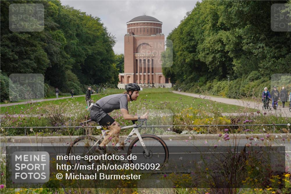 14.09.2025 - Stadtparktriathlon Michael Burmester http://msf.ph/oto/8905092 14.09.2025 12:00:20 Radfahren 1048, 1069, 1100, 1184 meine-sportfotos.de