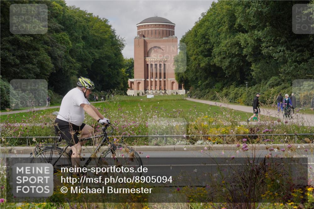 14.09.2025 - Stadtparktriathlon Michael Burmester http://msf.ph/oto/8905094 14.09.2025 12:00:26 Radfahren 1048, 1069, 1100, 1192 meine-sportfotos.de