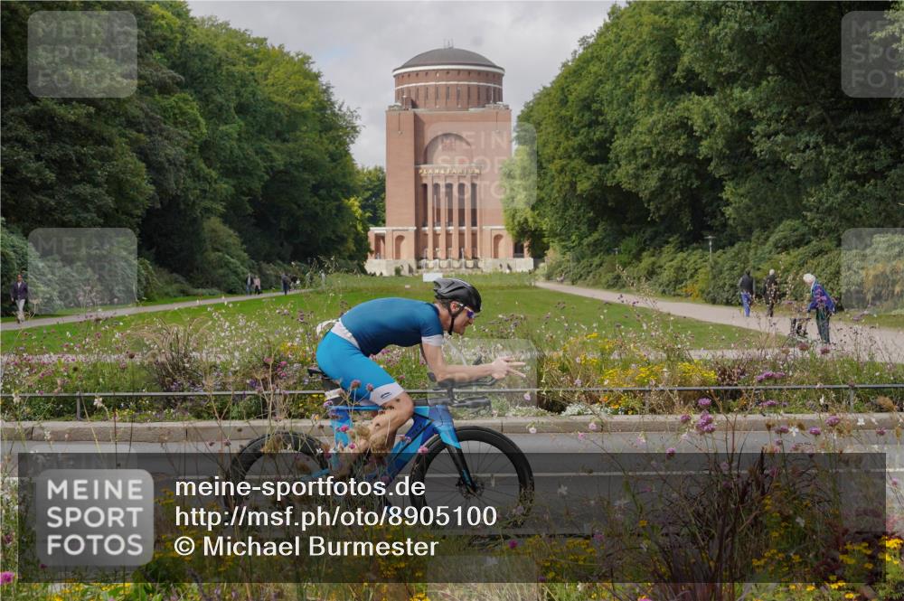 14.09.2025 - Stadtparktriathlon Michael Burmester http://msf.ph/oto/8905100 14.09.2025 12:00:39 Radfahren 962, 974, 1033, 1036, 1047, 1063, 1192 meine-sportfotos.de