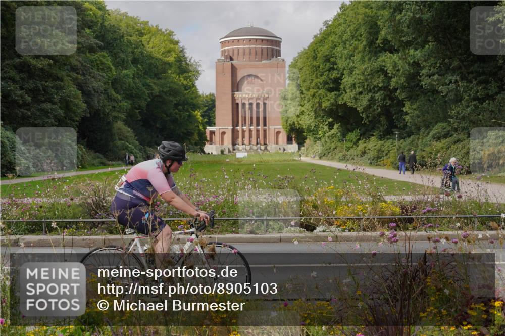14.09.2025 - Stadtparktriathlon Michael Burmester http://msf.ph/oto/8905103 14.09.2025 12:00:47 Radfahren 962, 974, 994, 1011, 1063, 1064 meine-sportfotos.de