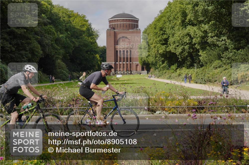14.09.2025 - Stadtparktriathlon Michael Burmester http://msf.ph/oto/8905108 14.09.2025 12:01:03 Radfahren 1031, 1039, 1062, 1176, 1188, 1210, 1220 meine-sportfotos.de