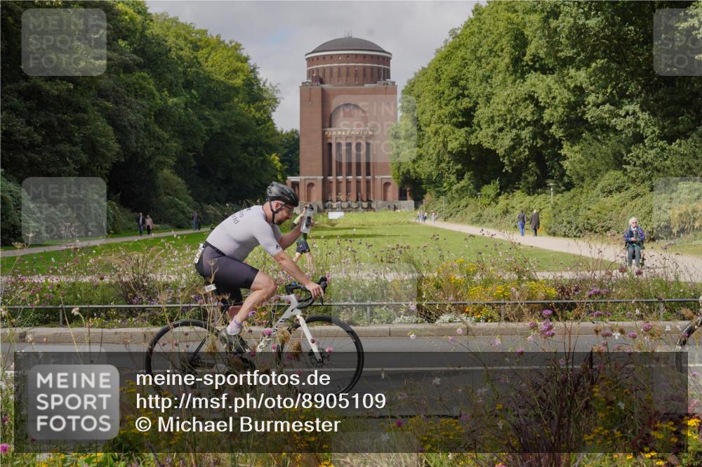 14.09.2025 - Stadtparktriathlon Michael Burmester http://msf.ph/oto/8905109 14.09.2025 12:01:03 Radfahren 1031, 1039, 1062, 1176, 1188, 1210, 1220 meine-sportfotos.de
