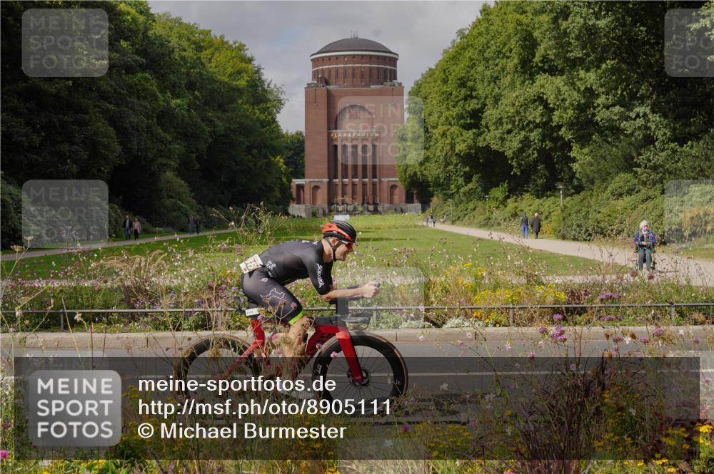 14.09.2025 - Stadtparktriathlon Michael Burmester http://msf.ph/oto/8905111 14.09.2025 12:01:08 Radfahren 1031, 1039, 1041, 1062, 1099, 1176, 1188, 1209, 1220 meine-sportfotos.de