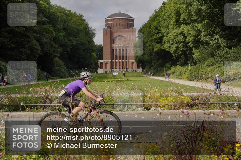 14.09.2025 - Stadtparktriathlon Michael Burmester http://msf.ph/oto/8905121 14.09.2025 12:01:31 Radfahren 948, 1046, 1085, 1126, 1157 meine-sportfotos.de