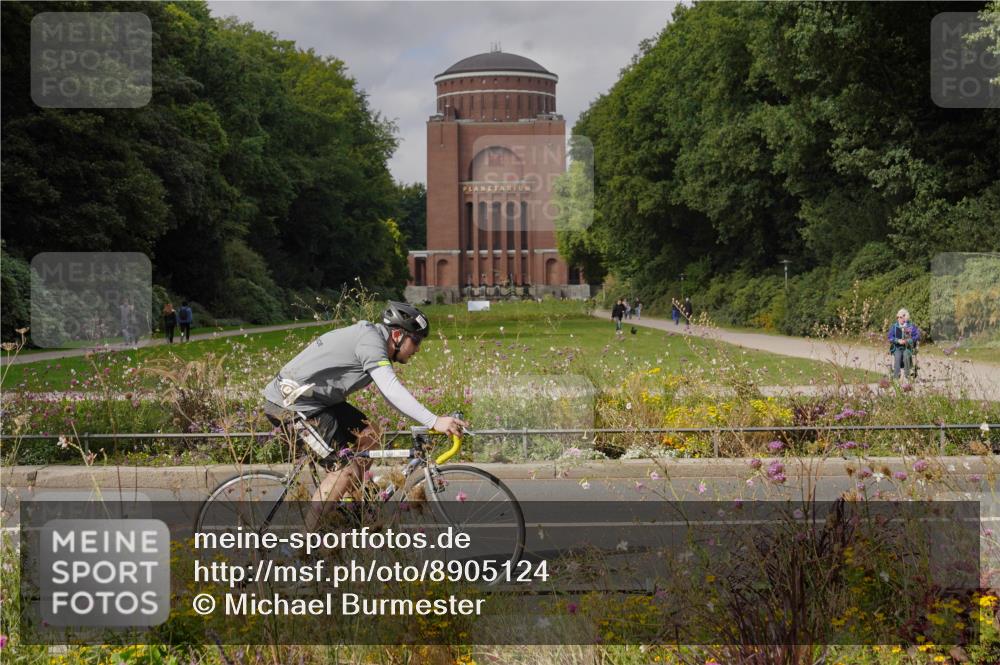 14.09.2025 - Stadtparktriathlon Michael Burmester http://msf.ph/oto/8905124 14.09.2025 12:01:40 Radfahren 1085, 1087, 1117, 1157, 1158 meine-sportfotos.de