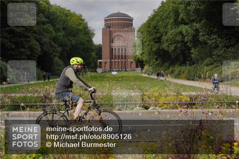 14.09.2025 - Stadtparktriathlon Michael Burmester http://msf.ph/oto/8905126 14.09.2025 12:01:44 Radfahren 1035, 1079, 1085, 1087, 1117, 1157, 1158, 1167 meine-sportfotos.de