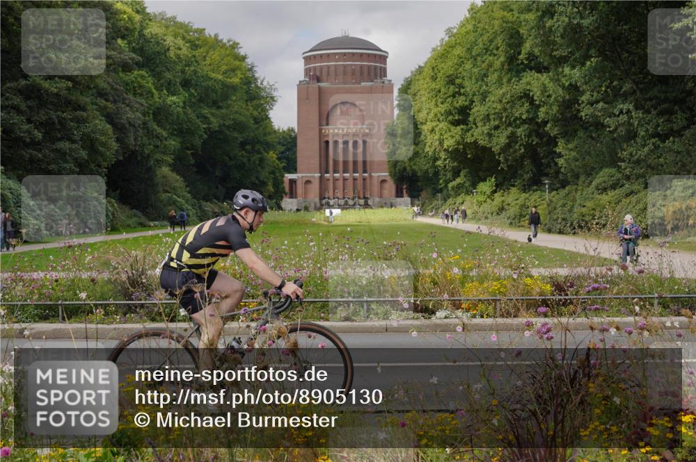 14.09.2025 - Stadtparktriathlon Michael Burmester http://msf.ph/oto/8905130 14.09.2025 12:01:56 Radfahren 1035, 1072, 1079, 1092, 1149, 1152, 1162, 1167, 1168, 1169, 1218 meine-sportfotos.de