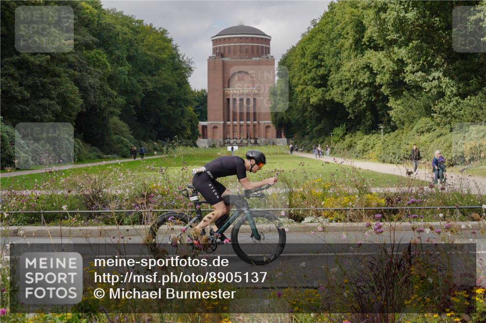 14.09.2025 - Stadtparktriathlon Michael Burmester http://msf.ph/oto/8905137 14.09.2025 12:02:05 Radfahren 1025, 1072, 1092, 1094, 1096, 1120, 1148, 1152, 1169, 1218 meine-sportfotos.de