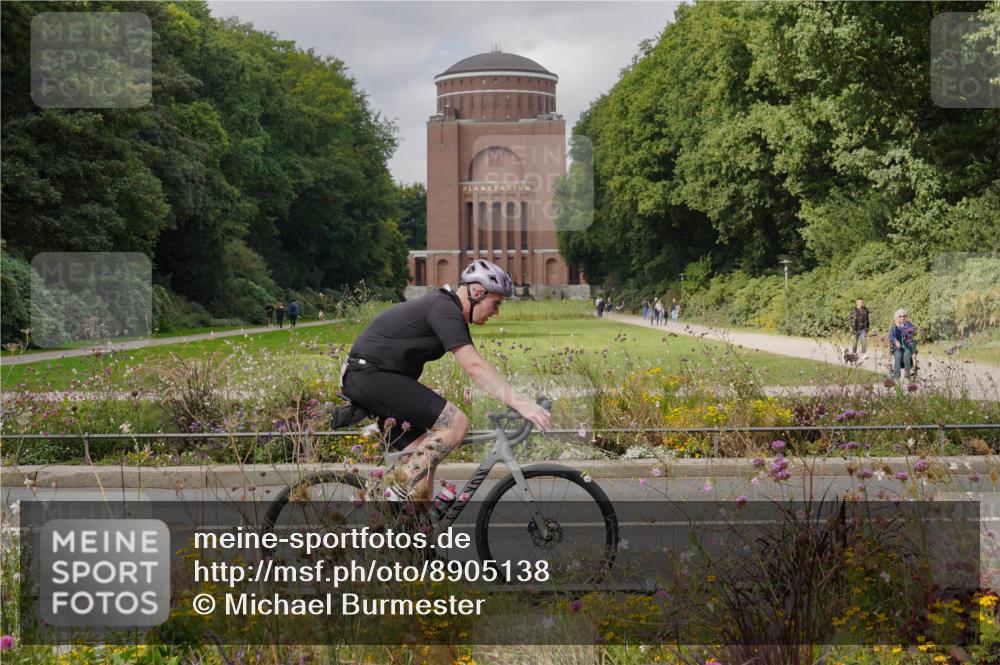 14.09.2025 - Stadtparktriathlon Michael Burmester http://msf.ph/oto/8905138 14.09.2025 12:02:06 Radfahren 1025, 1072, 1094, 1096, 1120, 1148, 1152, 1169, 1186, 1218 meine-sportfotos.de
