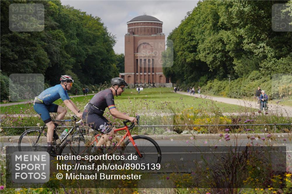 14.09.2025 - Stadtparktriathlon Michael Burmester http://msf.ph/oto/8905139 14.09.2025 12:02:07 Radfahren 1025, 1072, 1094, 1096, 1120, 1141, 1148, 1152, 1169, 1186, 1218 meine-sportfotos.de