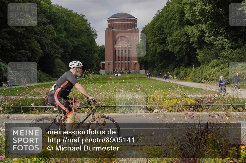 14.09.2025 - Stadtparktriathlon Michael Burmester http://msf.ph/oto/8905141 14.09.2025 12:02:11 Radfahren 1008, 1025, 1094, 1096, 1120, 1141, 1148, 1164, 1174, 1186 meine-sportfotos.de