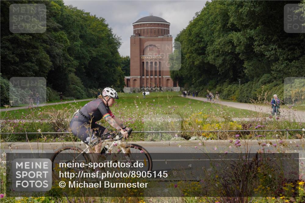 14.09.2025 - Stadtparktriathlon Michael Burmester http://msf.ph/oto/8905145 14.09.2025 12:02:19 Radfahren 1008, 1141, 1164, 1174, 1186, 1194 meine-sportfotos.de