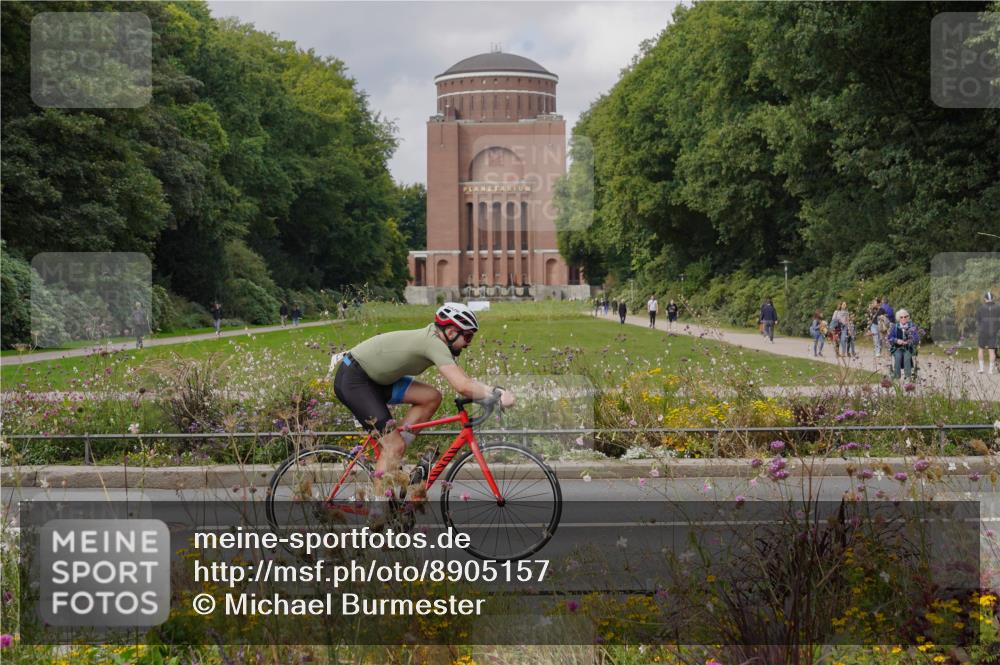 14.09.2025 - Stadtparktriathlon Michael Burmester http://msf.ph/oto/8905157 14.09.2025 12:02:57 Radfahren 1049, 1082, 1173 meine-sportfotos.de