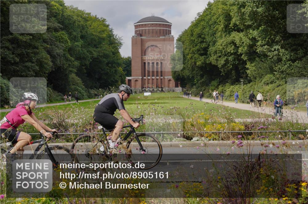 14.09.2025 - Stadtparktriathlon Michael Burmester http://msf.ph/oto/8905161 14.09.2025 12:03:13 Radfahren 946, 1108, 1119, 1172 meine-sportfotos.de