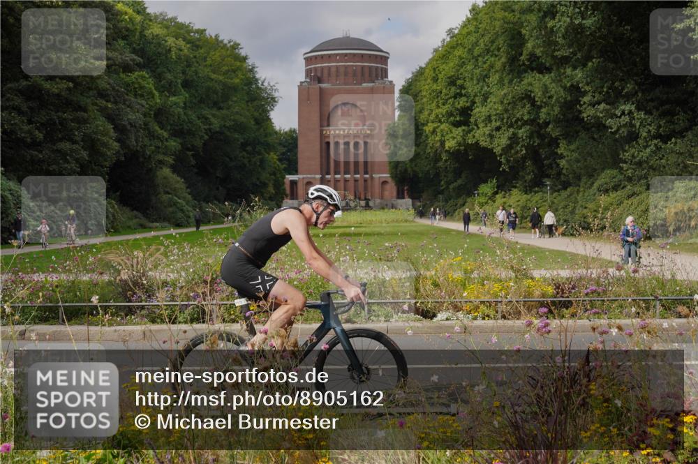 14.09.2025 - Stadtparktriathlon Michael Burmester http://msf.ph/oto/8905162 14.09.2025 12:03:22 Radfahren 997, 1077, 1172 meine-sportfotos.de