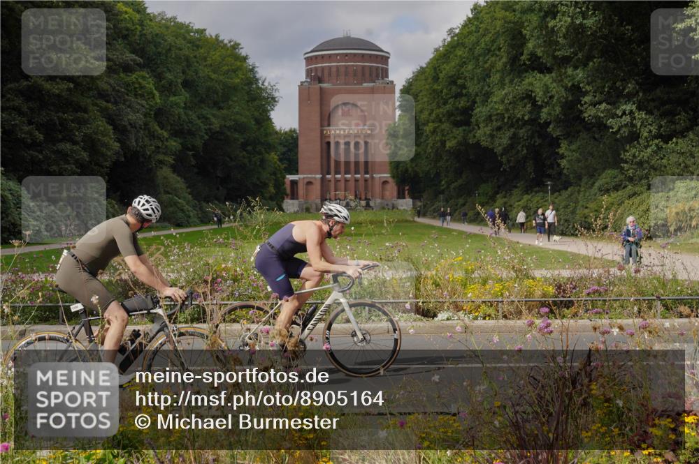 14.09.2025 - Stadtparktriathlon Michael Burmester http://msf.ph/oto/8905164 14.09.2025 12:03:31 Radfahren 997, 1022, 1023, 1056, 1077, 1091 meine-sportfotos.de
