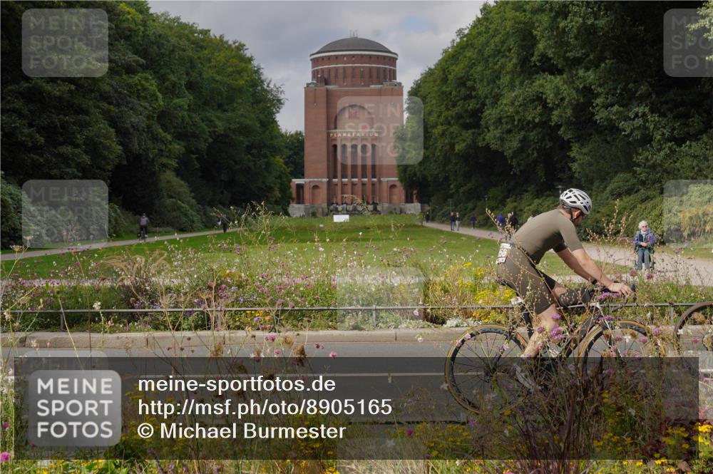 14.09.2025 - Stadtparktriathlon Michael Burmester http://msf.ph/oto/8905165 14.09.2025 12:03:32 Radfahren 997, 1022, 1023, 1056, 1077, 1091 meine-sportfotos.de