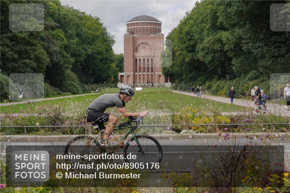 14.09.2025 - Stadtparktriathlon Michael Burmester http://msf.ph/oto/8905176 14.09.2025 12:03:55 Radfahren 1089, 1144, 1205 meine-sportfotos.de