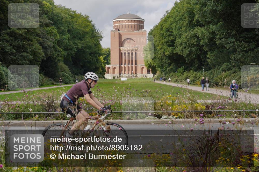 14.09.2025 - Stadtparktriathlon Michael Burmester http://msf.ph/oto/8905182 14.09.2025 12:04:20 Radfahren 1132, 1139, 1189, 1197, 1212, 1217 meine-sportfotos.de