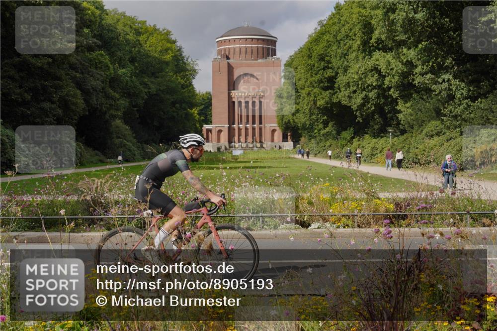 14.09.2025 - Stadtparktriathlon Michael Burmester http://msf.ph/oto/8905193 14.09.2025 12:04:44 Radfahren 1043, 1050, 1080, 1109, 1145, 1183, 1214 meine-sportfotos.de