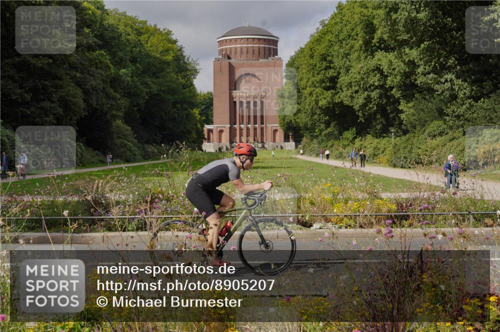 14.09.2025 - Stadtparktriathlon Michael Burmester http://msf.ph/oto/8905207 14.09.2025 12:05:30 Radfahren 1061, 1088, 1101, 1102, 1112, 1219 meine-sportfotos.de
