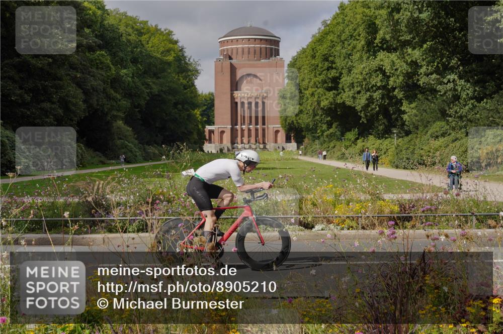 14.09.2025 - Stadtparktriathlon Michael Burmester http://msf.ph/oto/8905210 14.09.2025 12:05:35 Radfahren 1084, 1088, 1101, 1102, 1112, 1219 meine-sportfotos.de