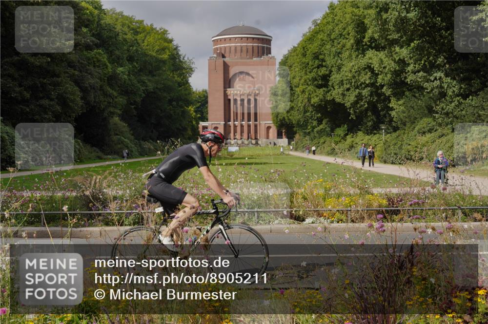 14.09.2025 - Stadtparktriathlon Michael Burmester http://msf.ph/oto/8905211 14.09.2025 12:05:38 Radfahren 1084, 1088, 1101, 1102, 1128, 1219 meine-sportfotos.de