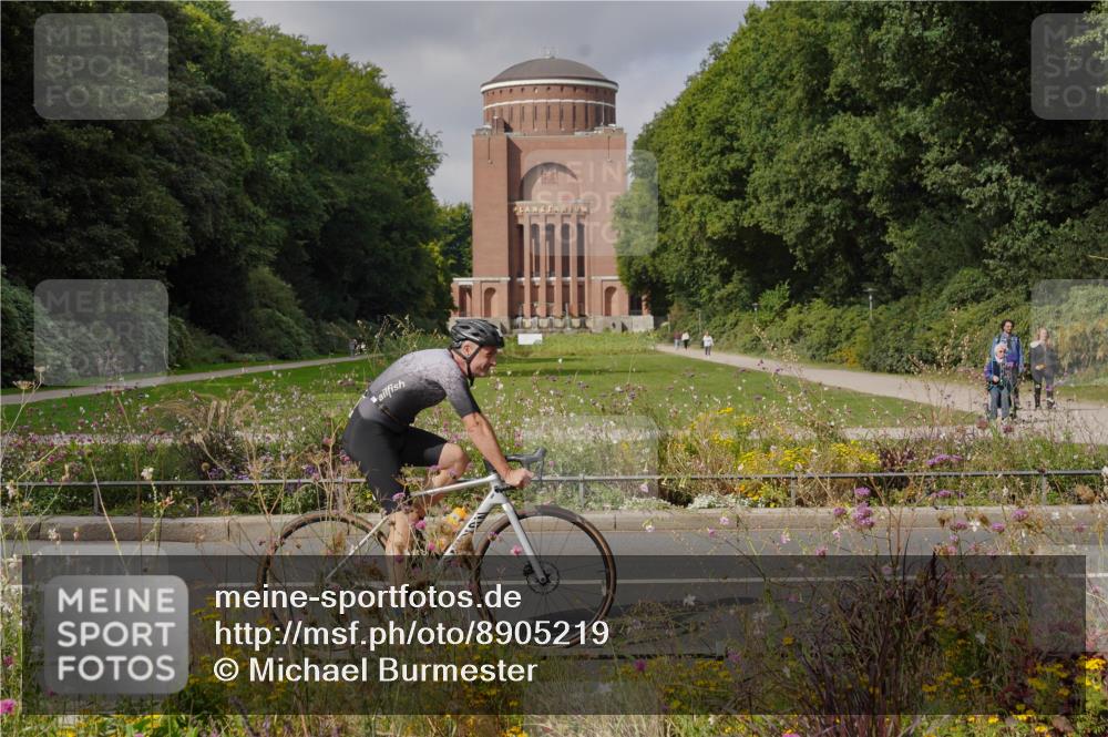 14.09.2025 - Stadtparktriathlon Michael Burmester http://msf.ph/oto/8905219 14.09.2025 12:05:56 Radfahren 1078, 1097, 1124, 1125, 1151, 1171, 1178, 1199, 1213 meine-sportfotos.de