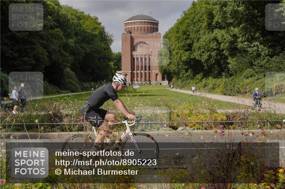 14.09.2025 - Stadtparktriathlon Michael Burmester http://msf.ph/oto/8905223 14.09.2025 12:06:13 Radfahren 1059, 1137, 1180 meine-sportfotos.de