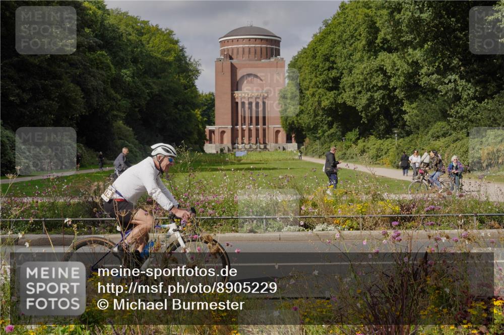 14.09.2025 - Stadtparktriathlon Michael Burmester http://msf.ph/oto/8905229 14.09.2025 12:06:42 Radfahren 1051, 1175 meine-sportfotos.de