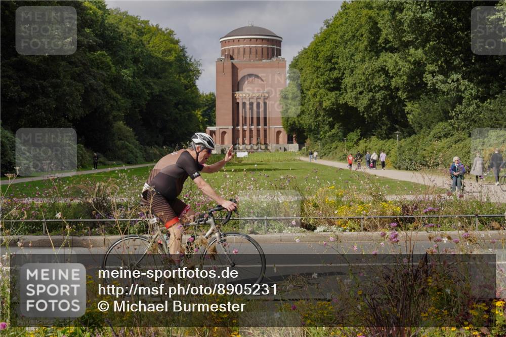 14.09.2025 - Stadtparktriathlon Michael Burmester http://msf.ph/oto/8905231 14.09.2025 12:07:01 Radfahren 1054, 1066 meine-sportfotos.de